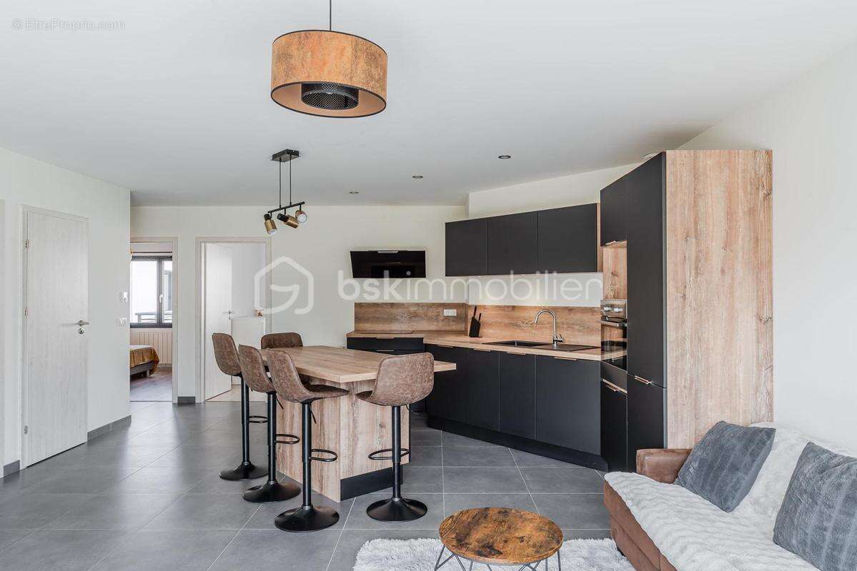 Appartement à CHAZEY-SUR-AIN