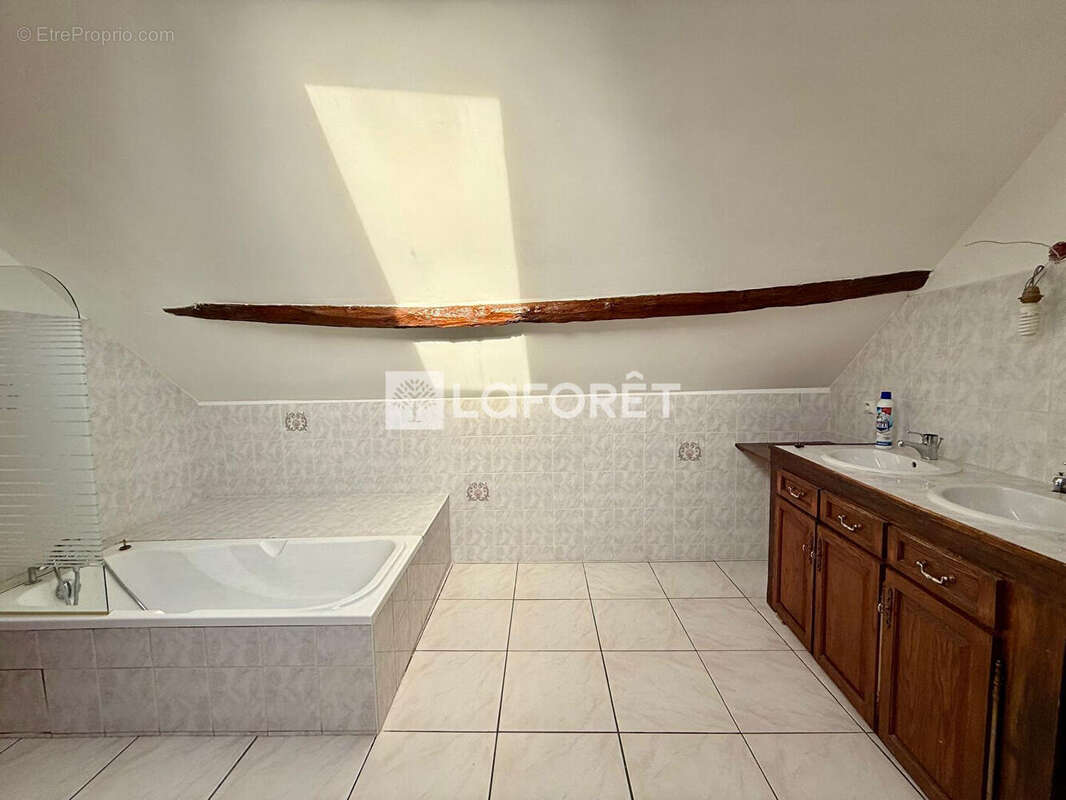 Maison à MILLY-LA-FORET