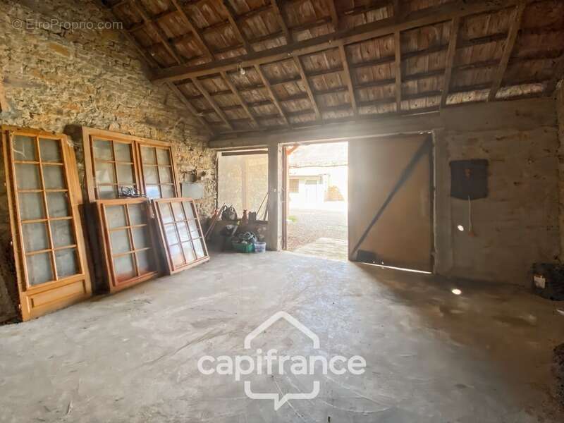 Maison en pierres à vendre -  5 pièces VERCIA (39) - 1309m² de terrain - Capifrance - Jérôme CESARIO - photo 18