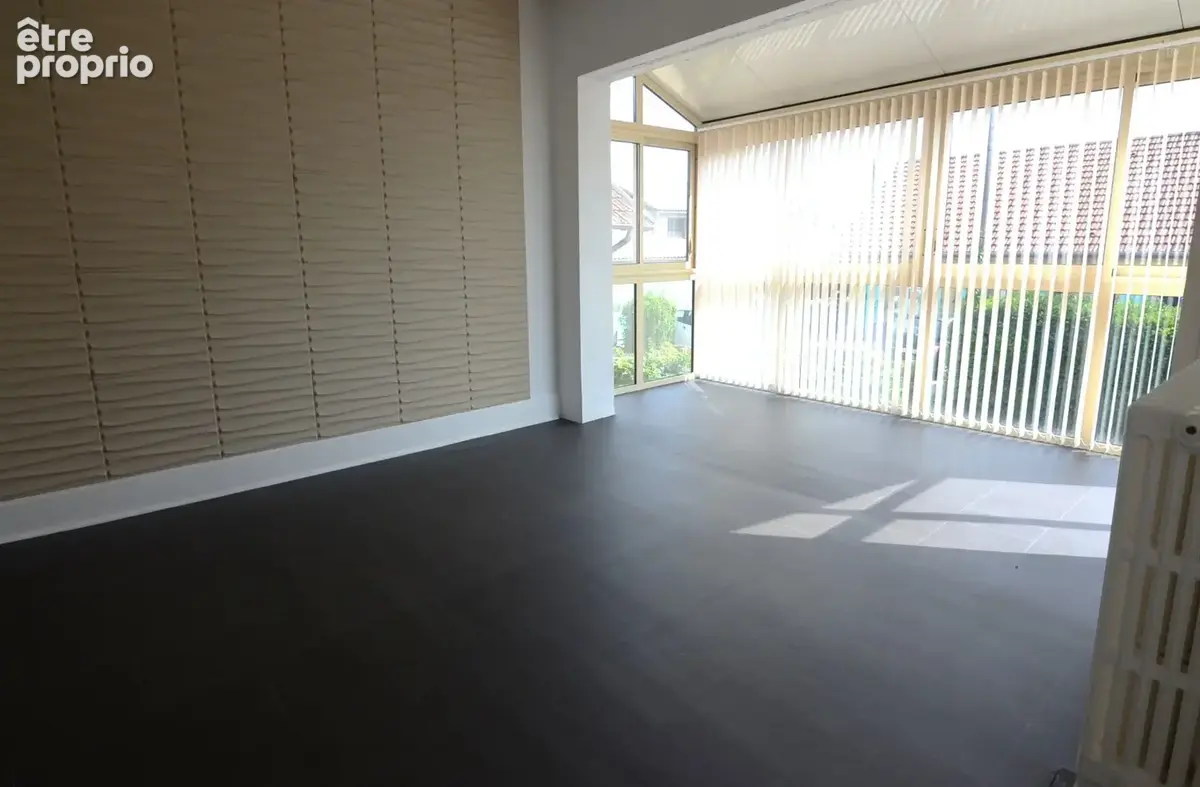 Maison de ville de caractère et terrain privatif de 586m2 - photo 6