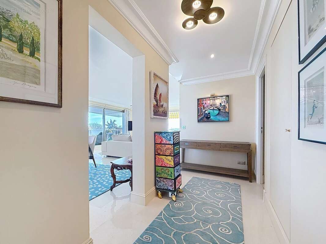 Appartement à VILLENEUVE-LOUBET