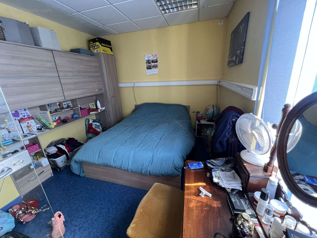 Maison à MONTAIGNAC-SAINT-HIPPOLYTE