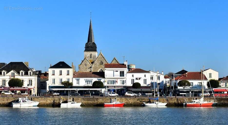 Commerce à SAINT-GILLES-CROIX-DE-VIE