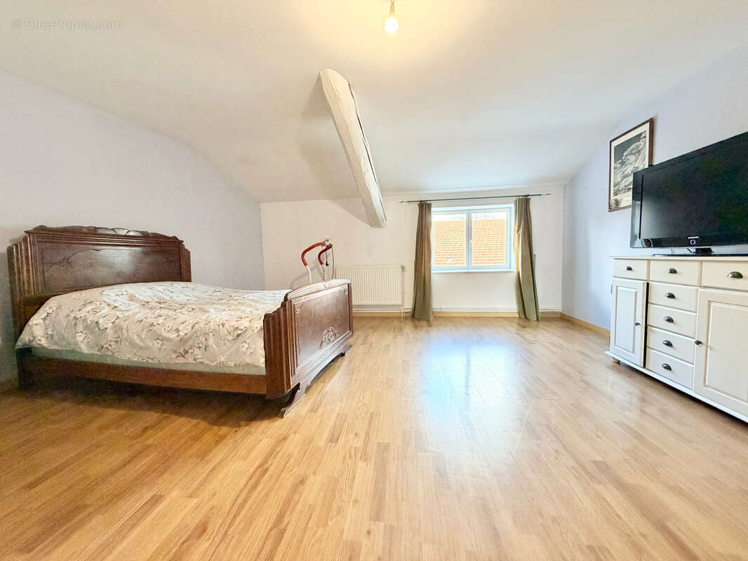 Maison à CHOLOY-MENILLOT