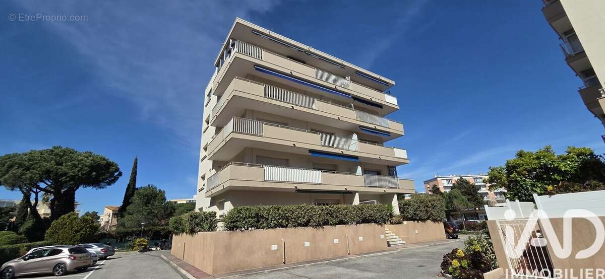 Photo 2 - Appartement à FREJUS