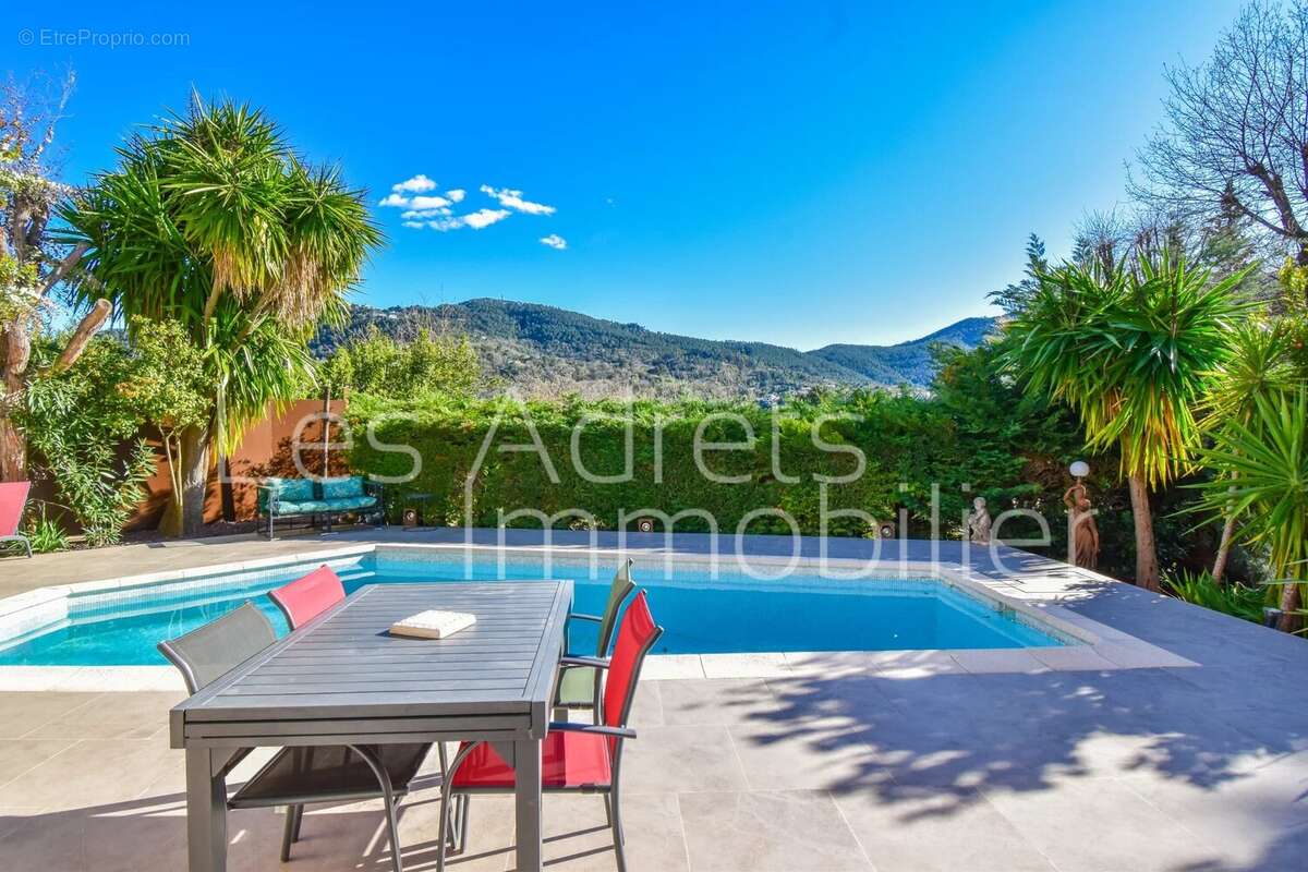 Maison à LES ADRETS-DE-L'ESTEREL