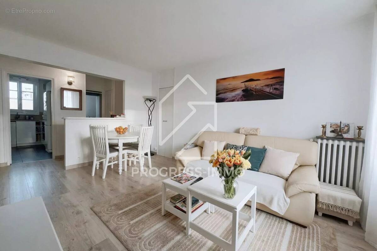Appartement à SAINT-MAUR-DES-FOSSES