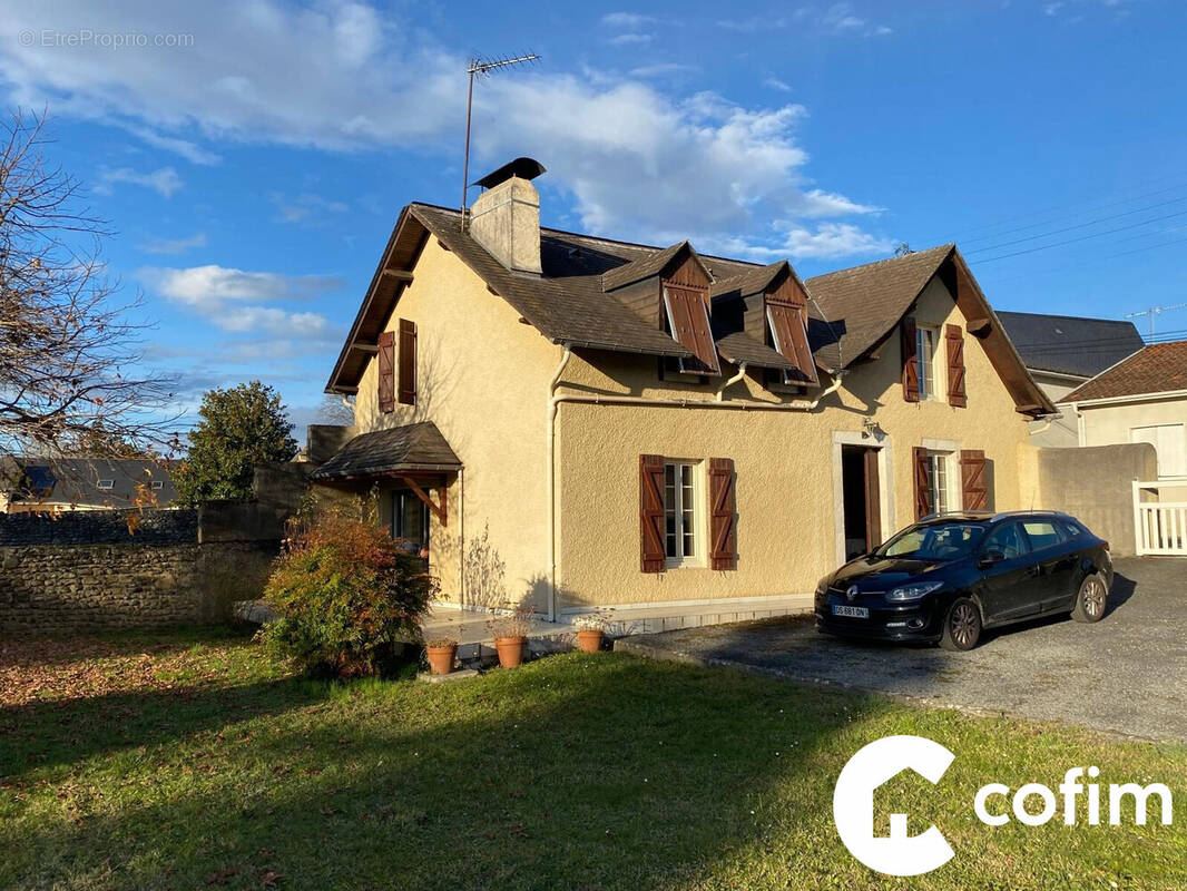 Maison à NAY