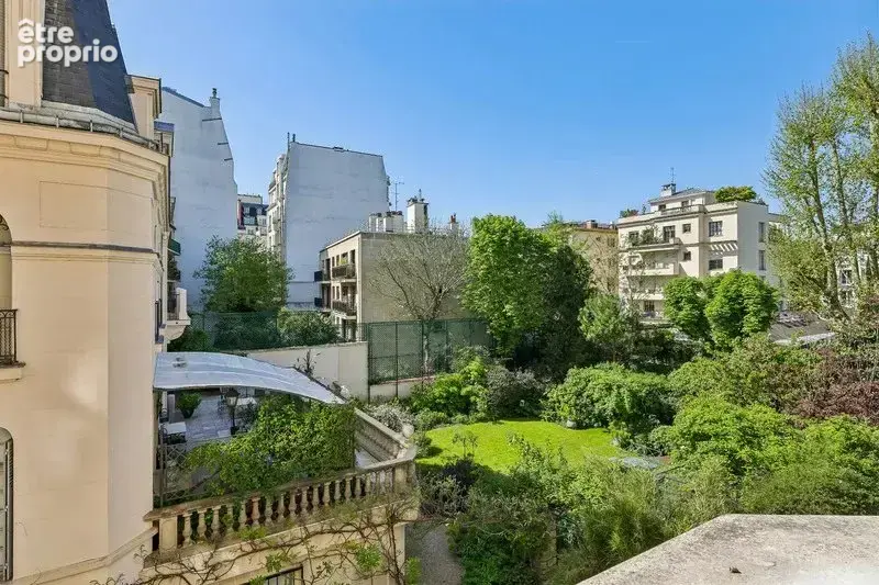 NEUILLY SAINT JAMES / LONGCHAMP: Élégant appartement familial de 158 m² sur jardin avec balcon - photo 2