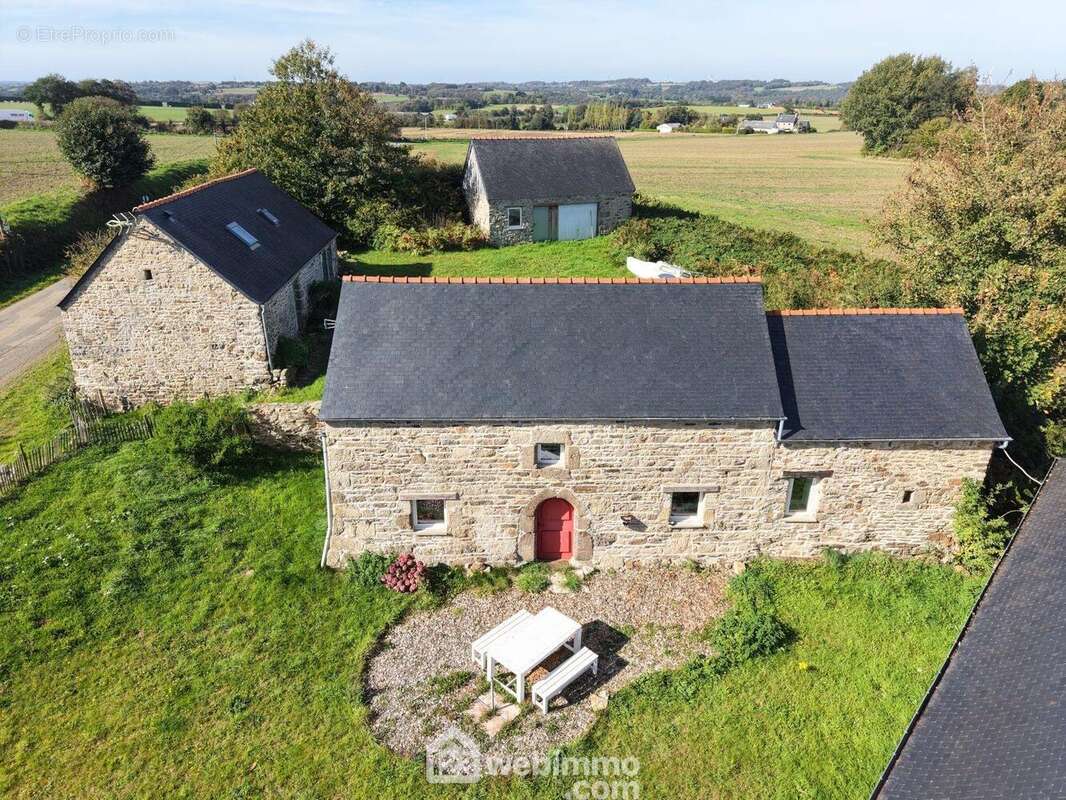 Maison à PLOUEGAT-MOYSAN