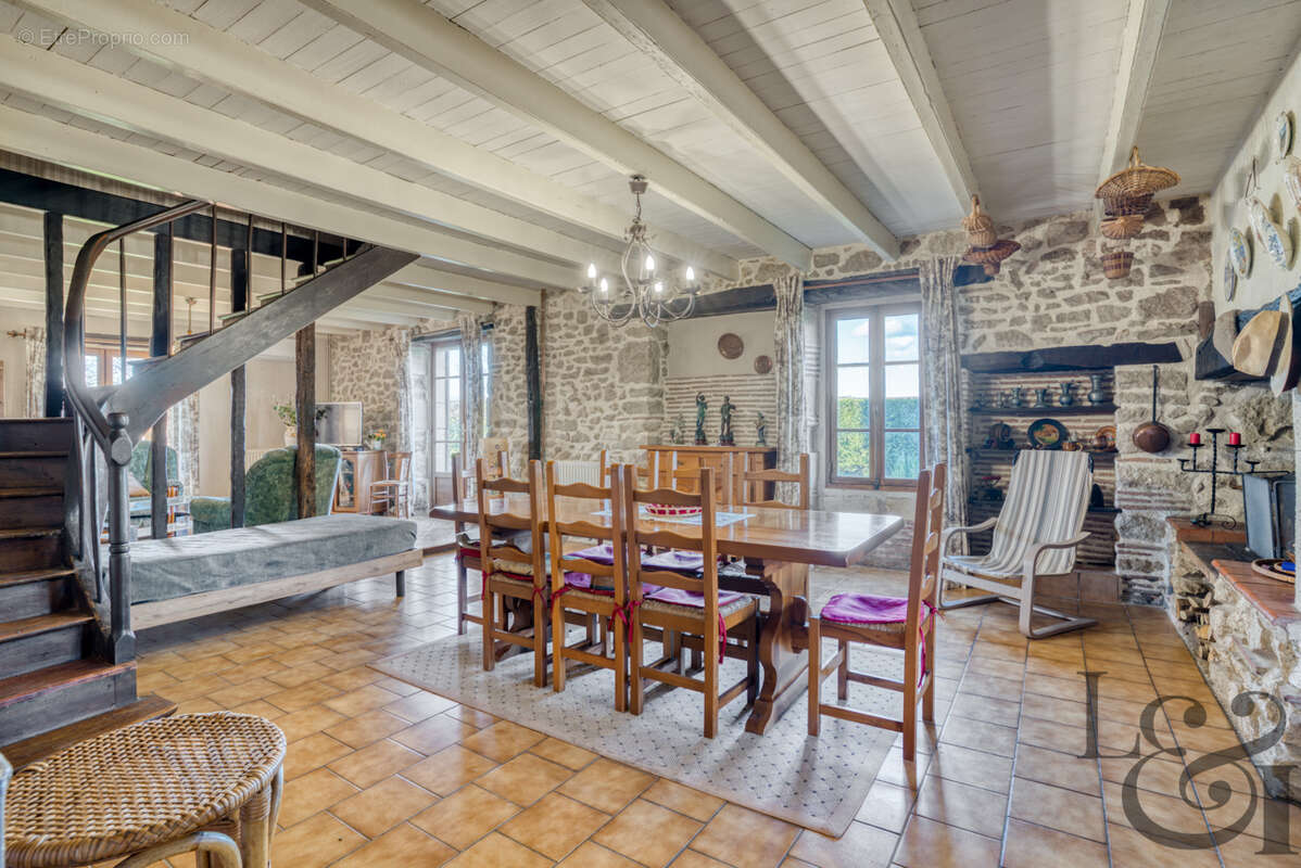 Maison à MONCLAR
