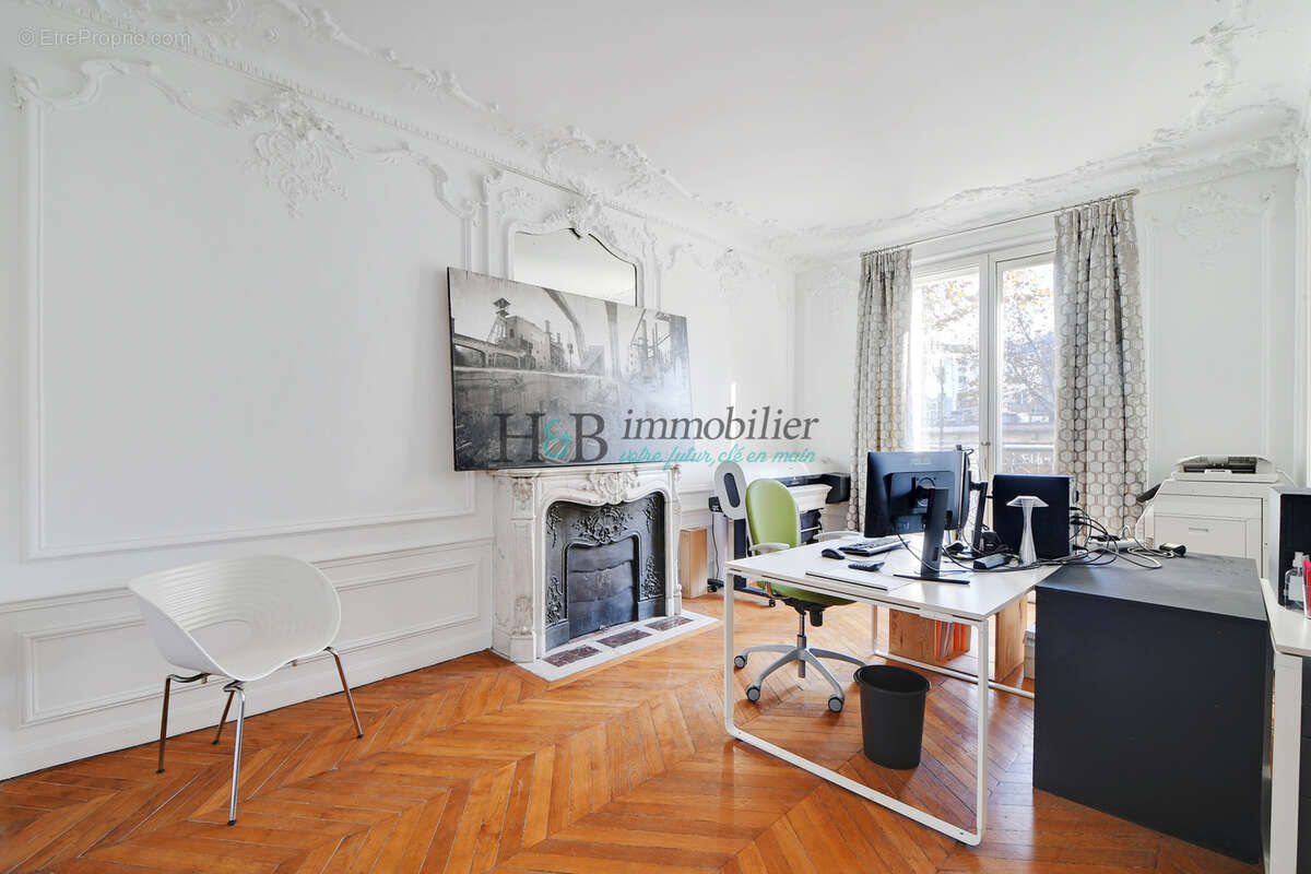 Appartement à PARIS-14E