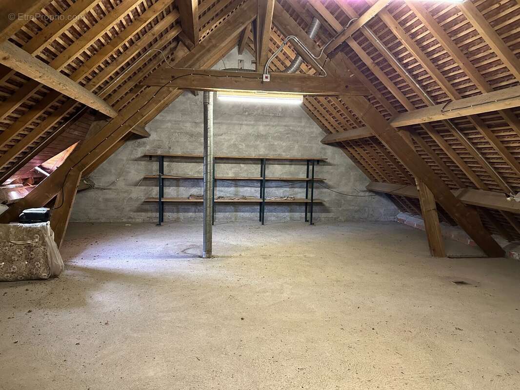 Maison à MONTGIVRAY