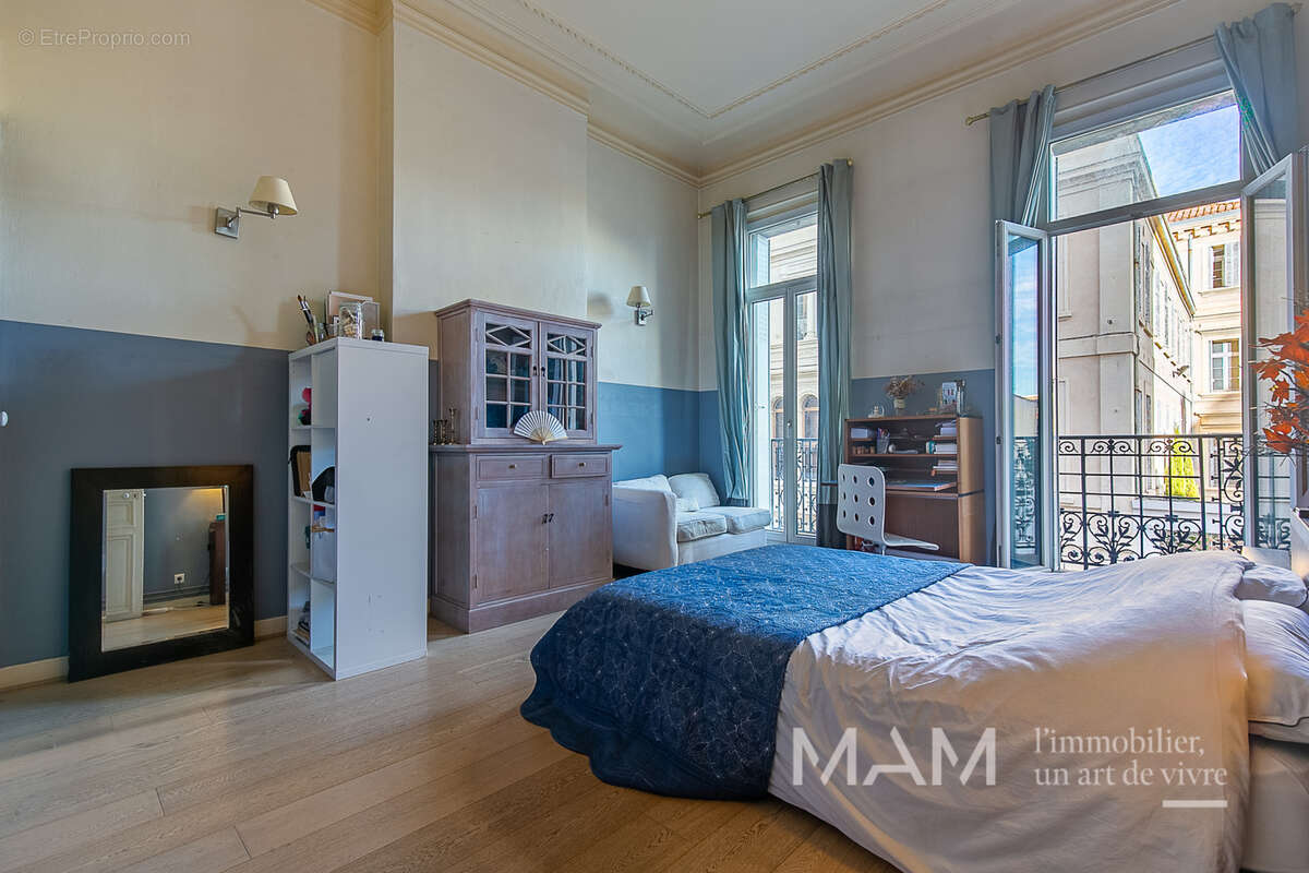Appartement à MARSEILLE-6E