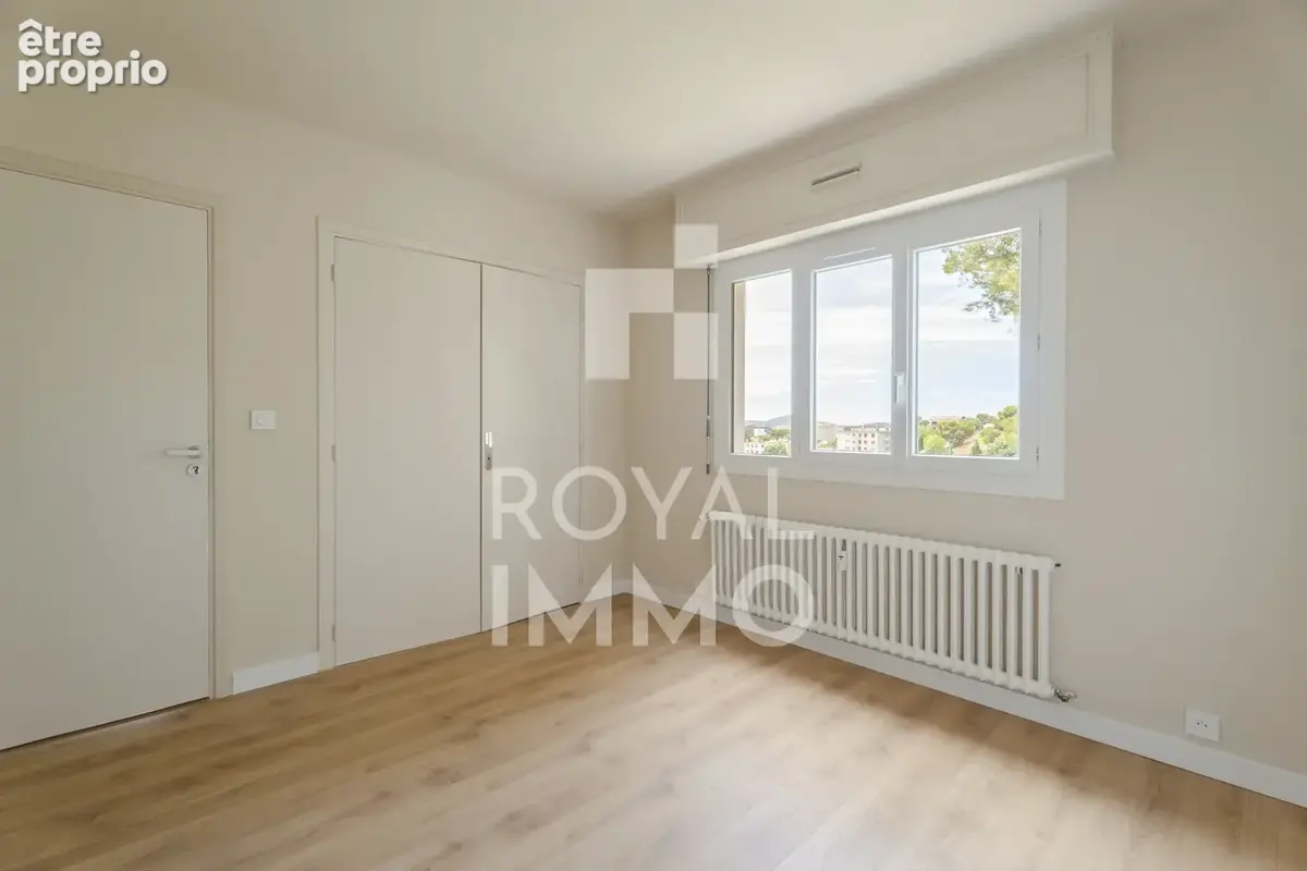 TOULON Bas Faron / Claret - Appartement T3 entièrement rénové dans résidence au calme - photo 3
