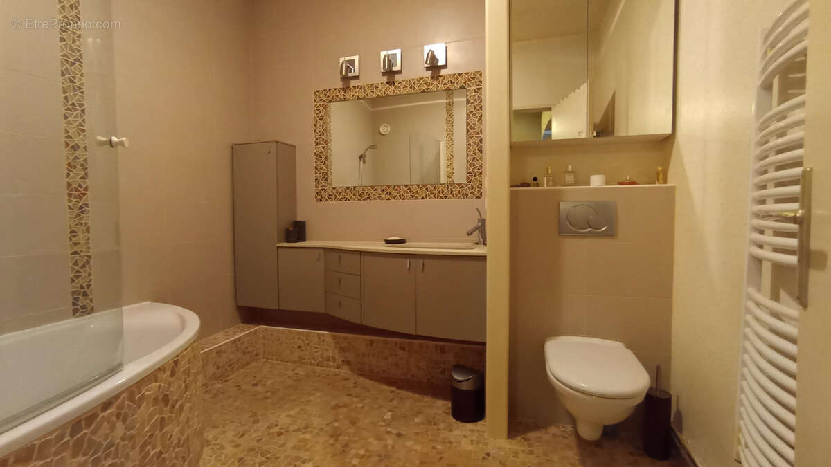 Appartement à VILLE-D&#039;AVRAY