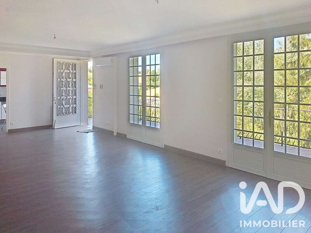 Maison 141 m² à Caussade  - photo 4