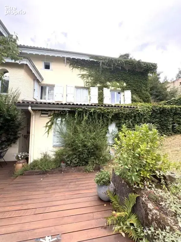 Maison 8 pièces 198 m² à vendre à Saint-Etienne (42100) - photo 2