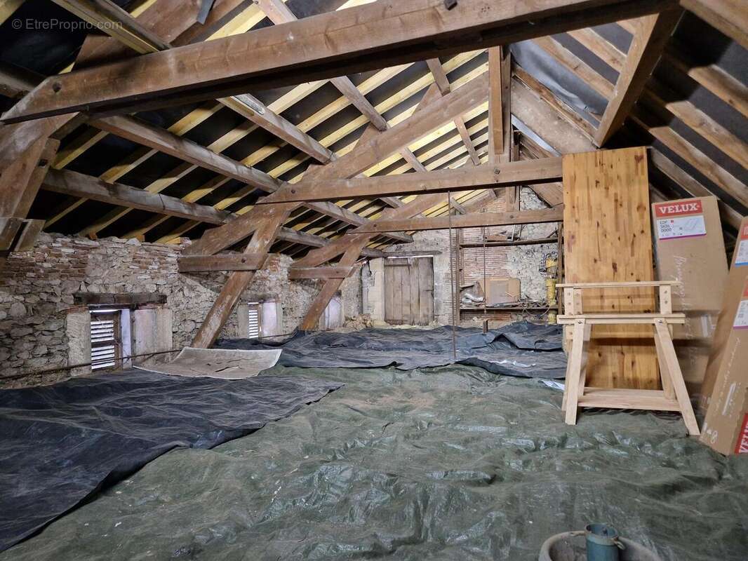 combles - Maison à LE BUGUE