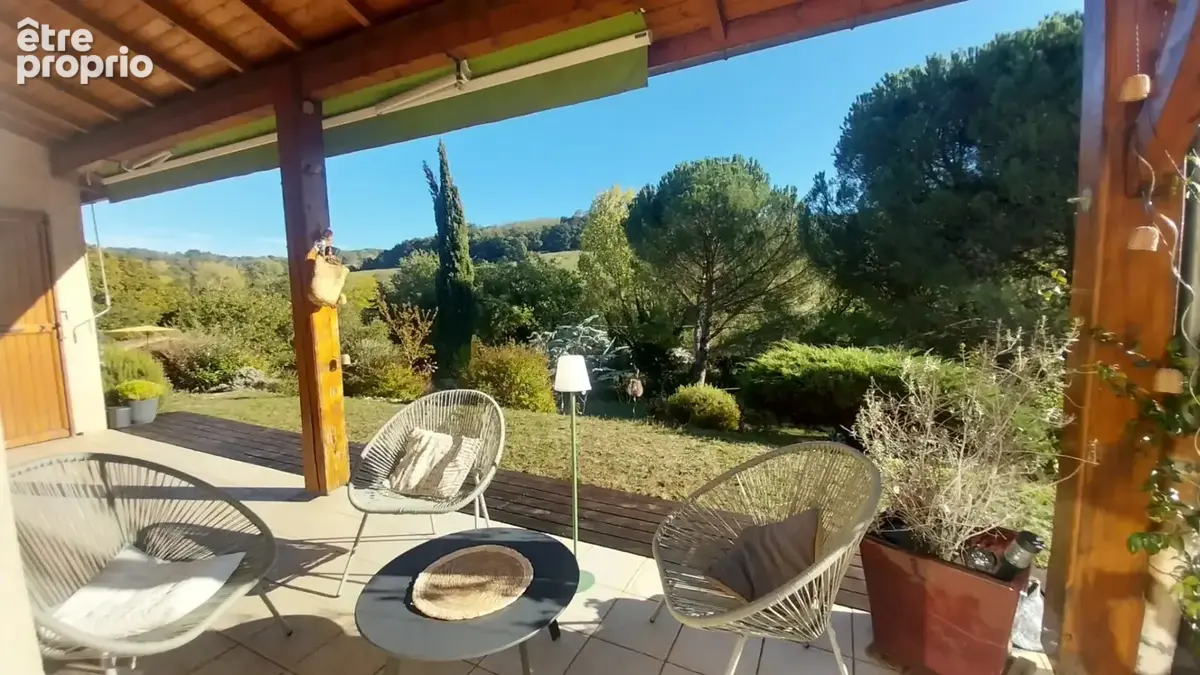 LES CÔTES-D'AREY - Maison 181 m², 5 chambres, piscine et terrain de 3 805 m² - photo 5