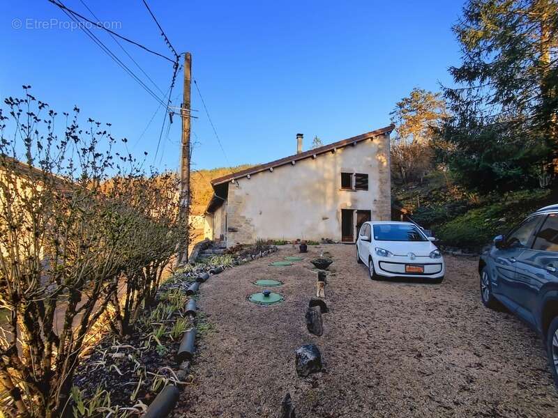 Maison à SAINT-JULIEN