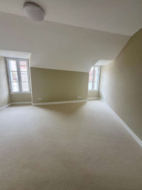 Maison à MAGNAC-LAVAL