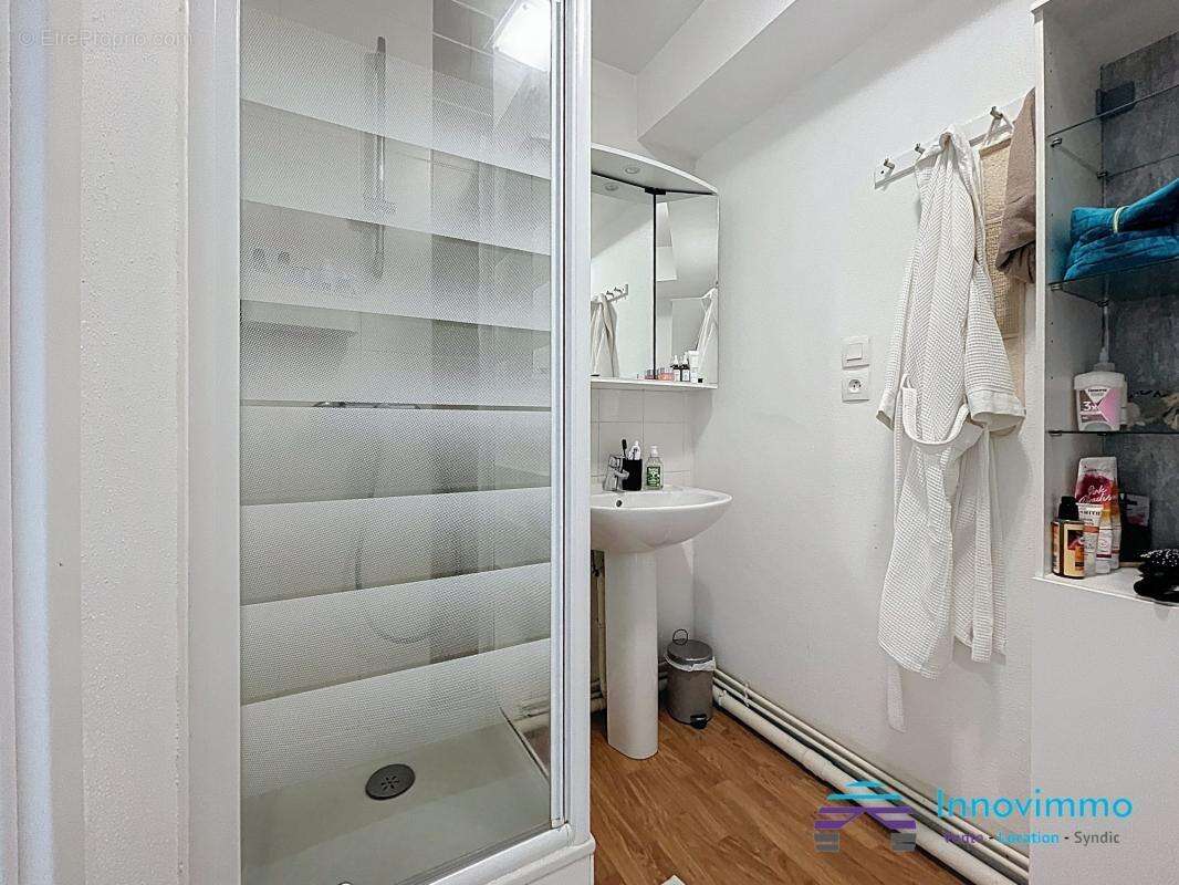 Investissement clé en main - Studio vendu loué avec patio et - photo 12