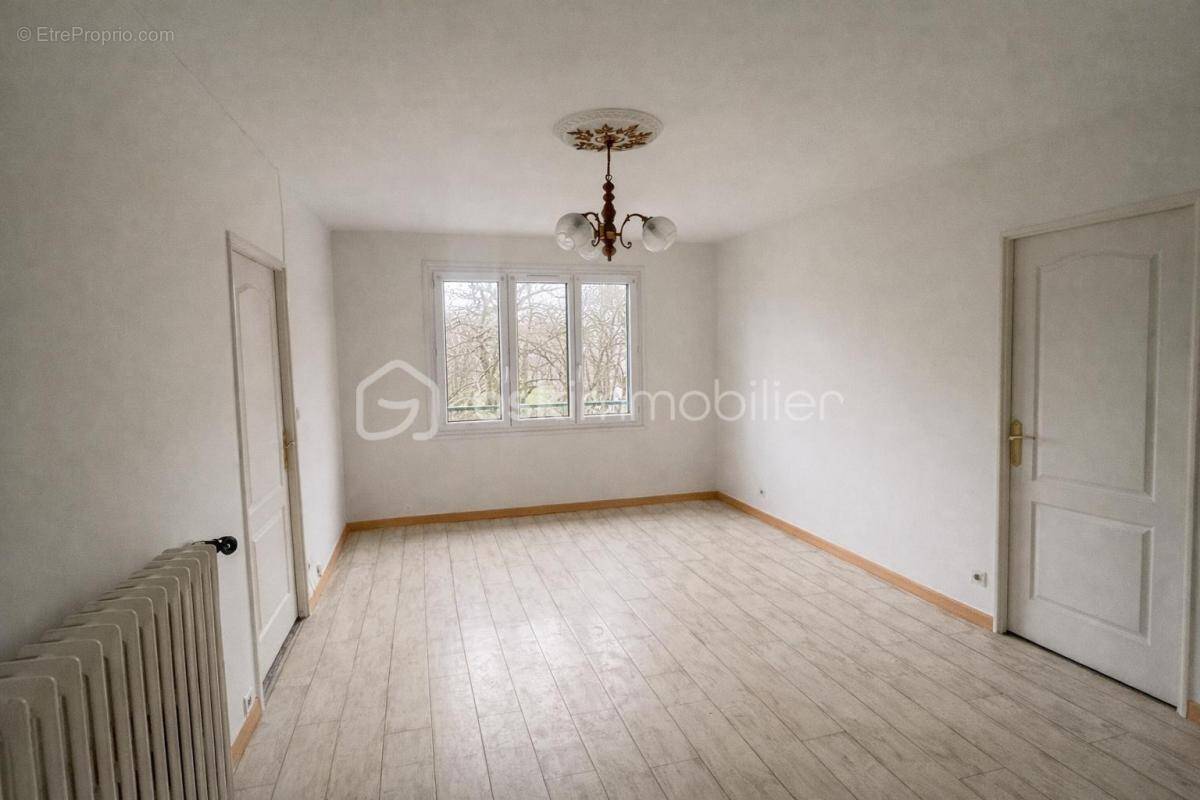 Appartement à CLICHY-SOUS-BOIS