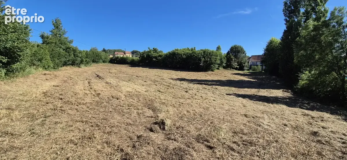 Bâtisse de 140 m2 habitables sur parce de 3375 m2, avec garage, grange et caves. - photo 25
