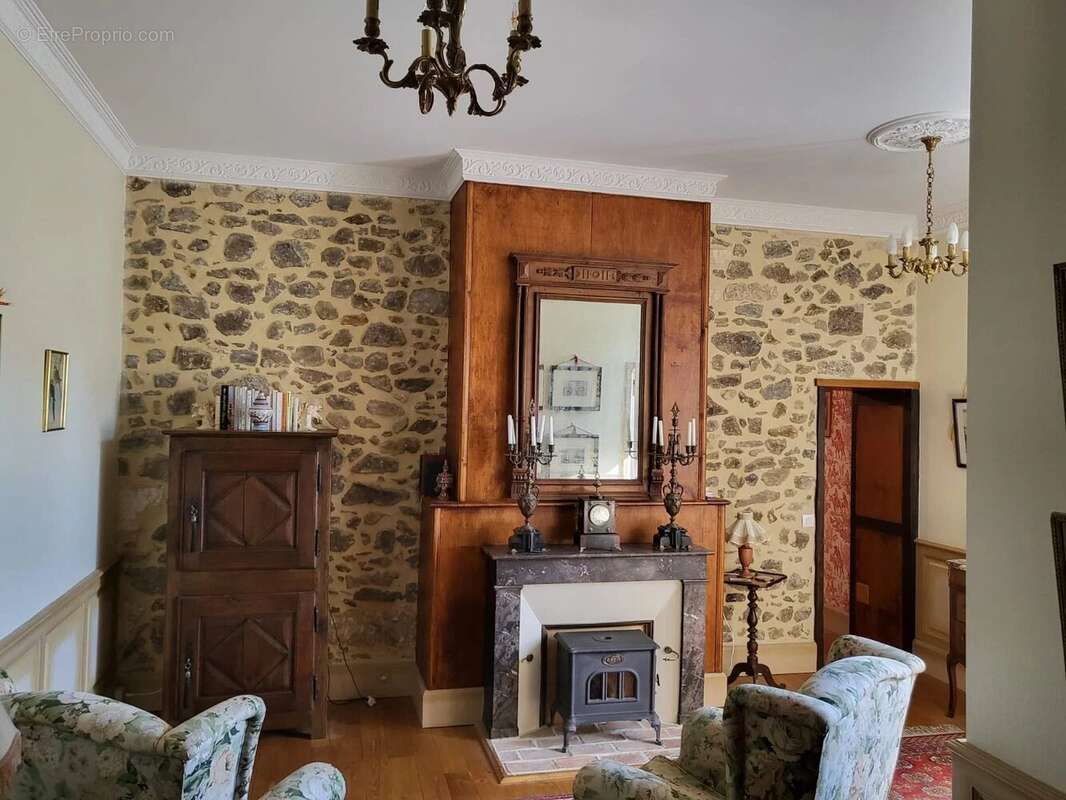 Maison de Maitre au riche passé - photo 11