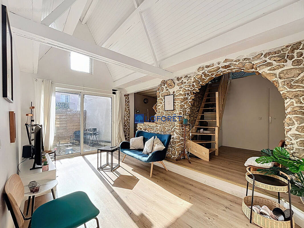 Maison à SAVIGNY-SUR-ORGE