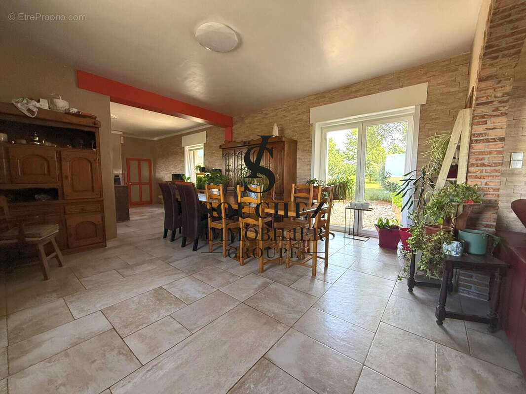 Maison 214 m² à Montenescourt  - photo 5