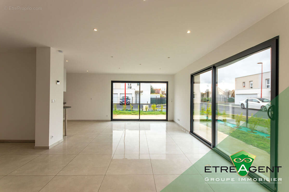 Maison ARGENCES - 124 m² - 4 chambres - photo 4