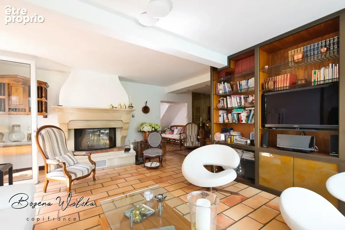 Maison de charme - T6 à vendre avec jardin, piscine, garage et atelier à Istres ( 13) - photo 4
