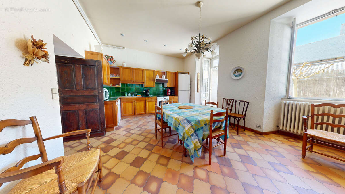 Maison à REQUISTA