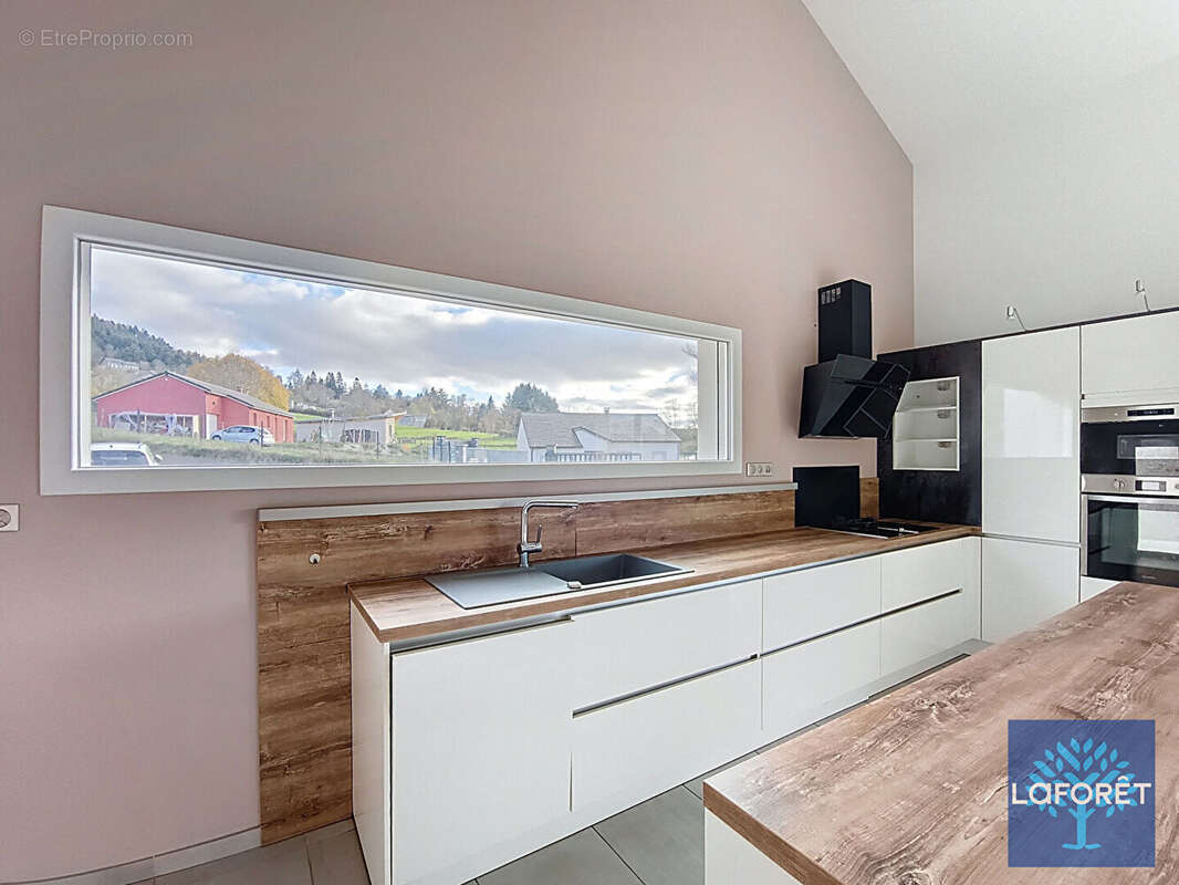 Maison à SAINT-PIERRE-EYNAC