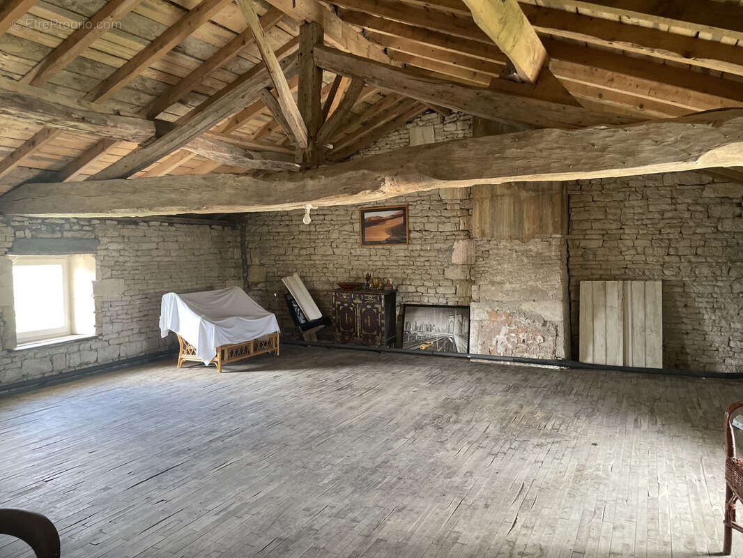 Maison à MESNAC