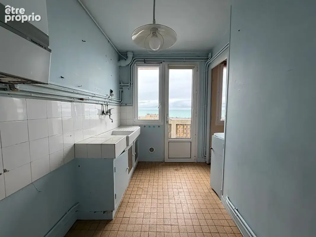 Appartement au dernier étage avec terrasse et vue mer, - photo 8