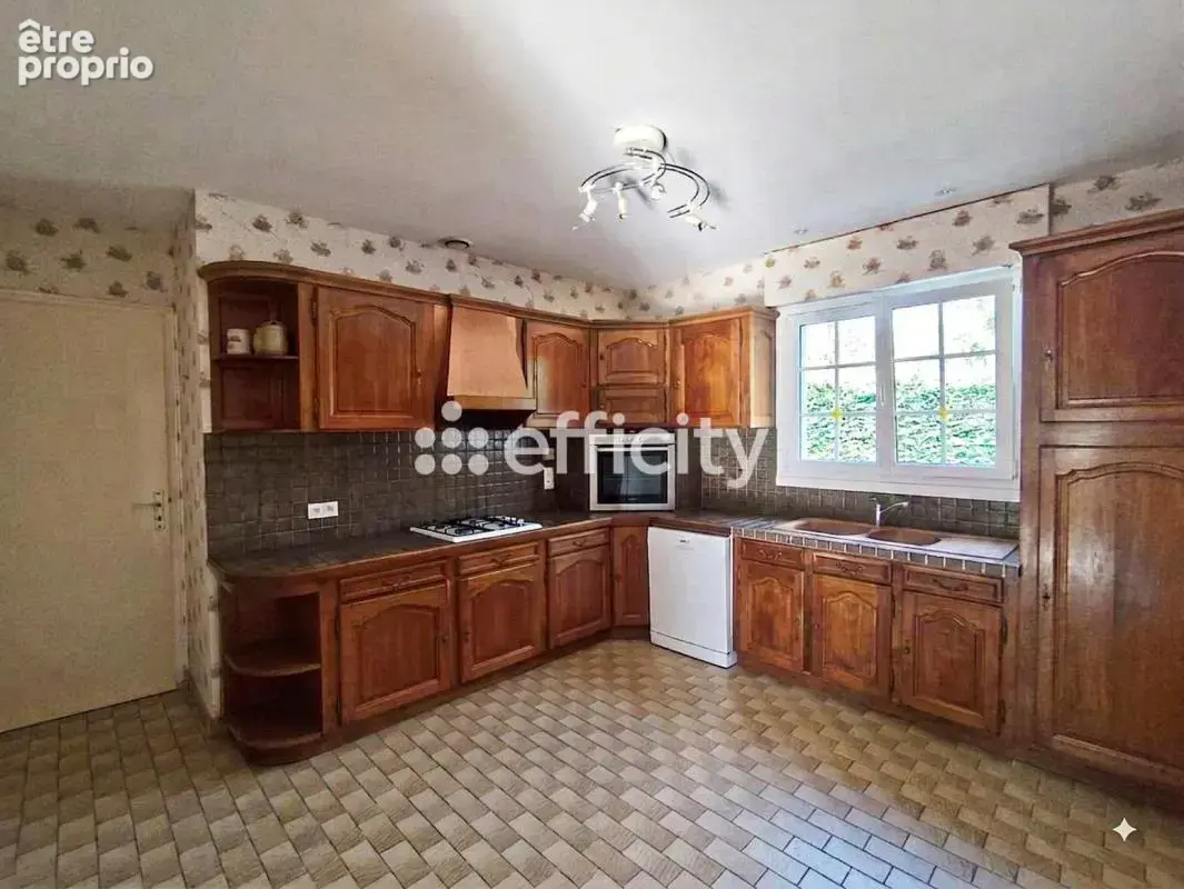 Maison 4 pièces 120 m² à vendre à Fontcouverte (17100) - photo 7