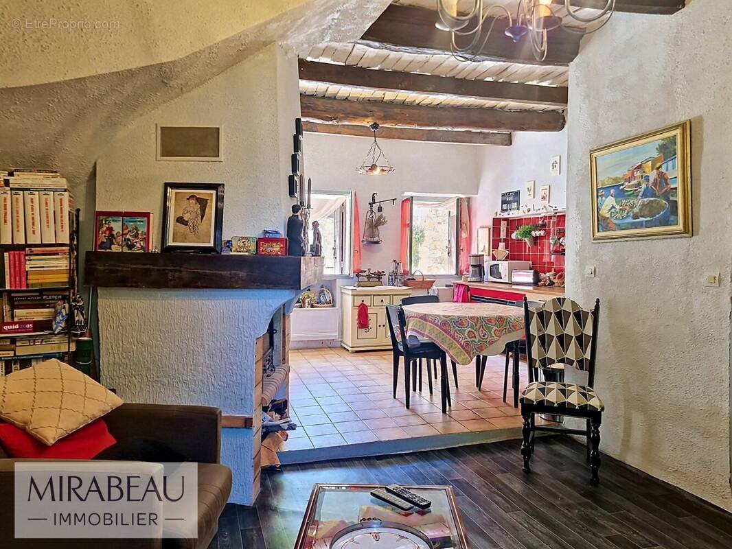Maison à MIRABEAU