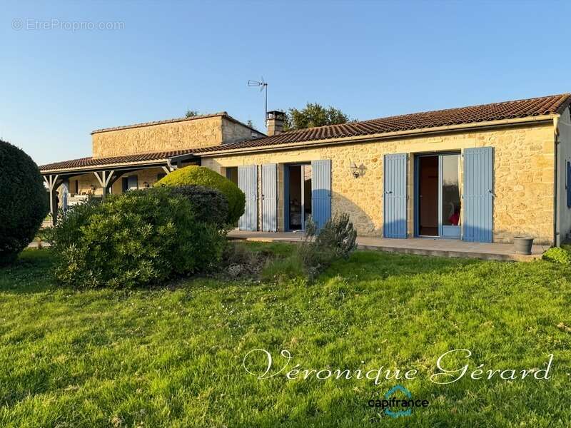 Maison de 134 m² de plain-pied, en pierre, sur plus de 5880 m² - photo 3