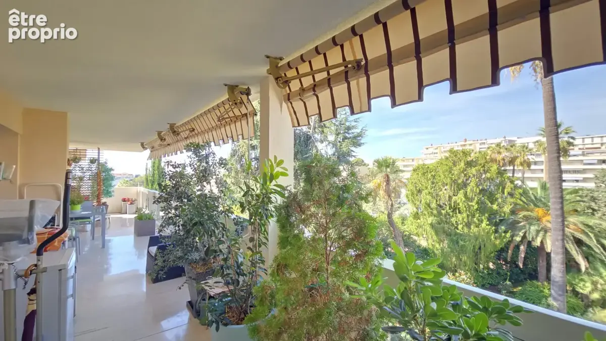 CANNES à vendre 3 pièces vue mer de 76 m2 en dernier étage avec 54 m2 de terrasses cave et 2 parkings sous-sol - photo 6