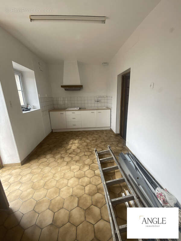 Maison à AILLIERES-BEAUVOIR