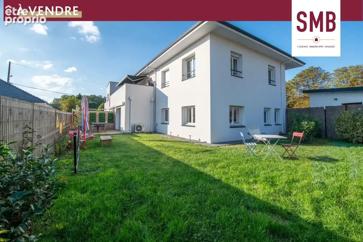 Appartement à LONS