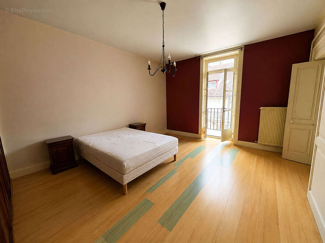 Appartement de charme 139,62 m² 1er étage Lons-le-Saunier 5 pièce(s) - photo 4
