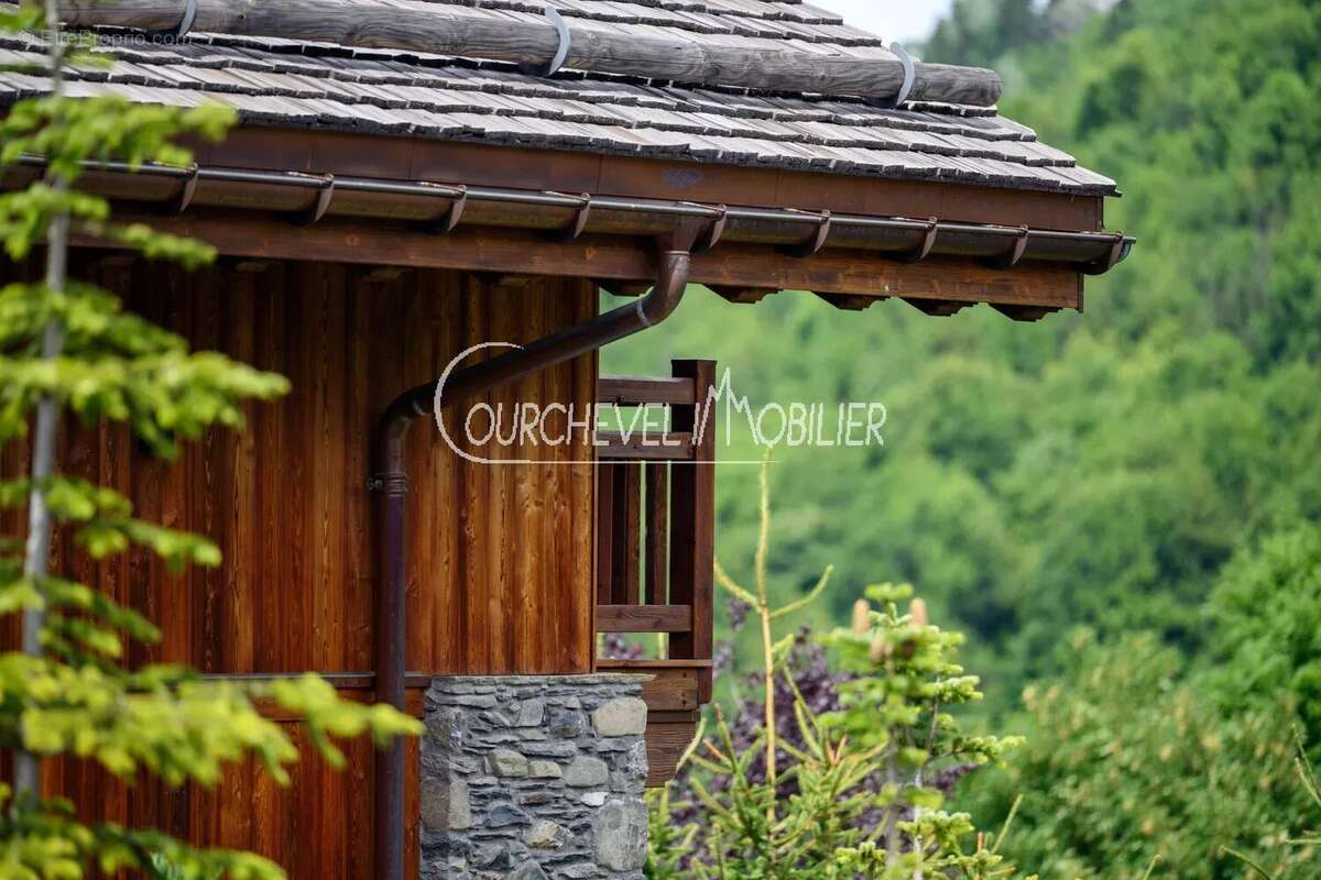 Maison à LES ALLUES