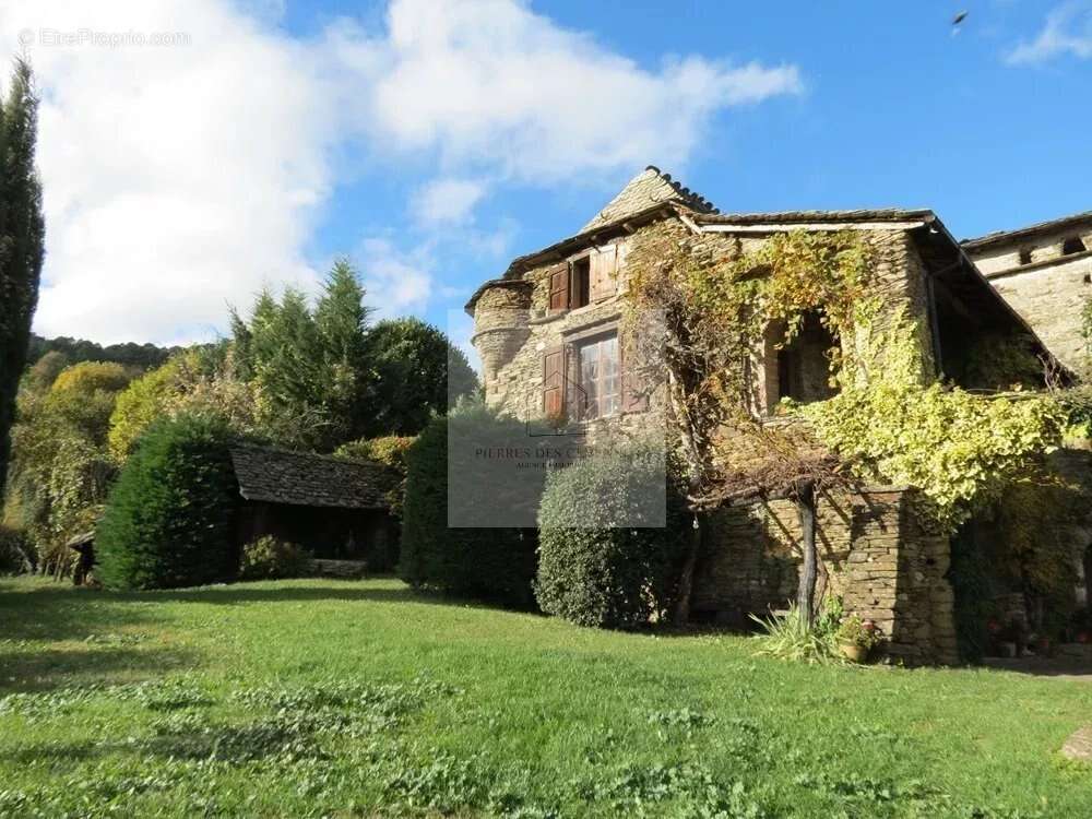 Maison à SAINT-GERMAIN-DE-CALBERTE