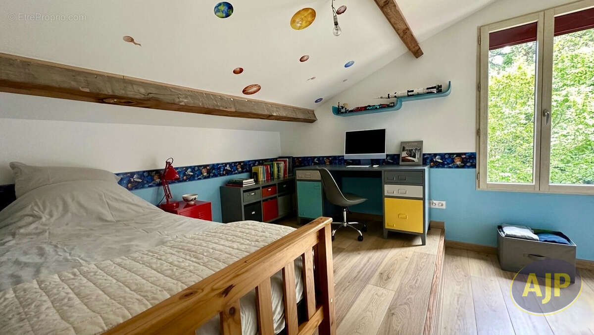 Maison pierre, 5 chambres et 1 bureau, Cussac le vieux ! - photo 11