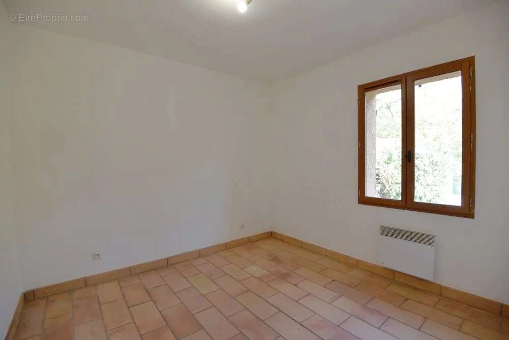 Maison à TOURRETTES