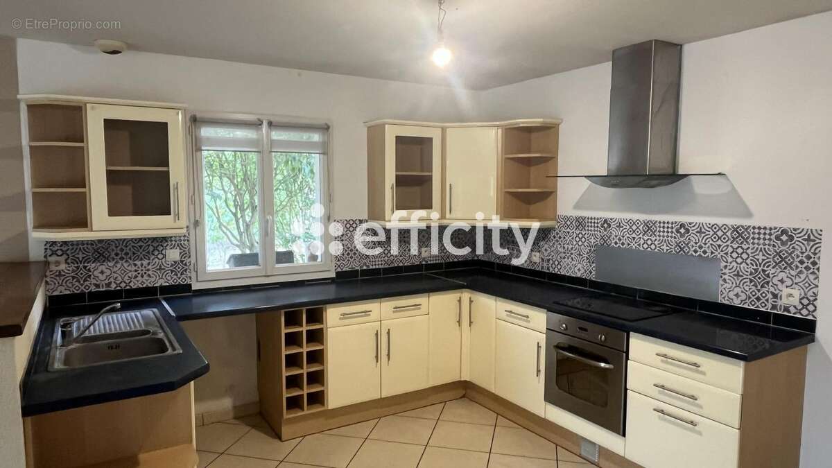 Maison 110 m² à Saint-Groux  - photo 7